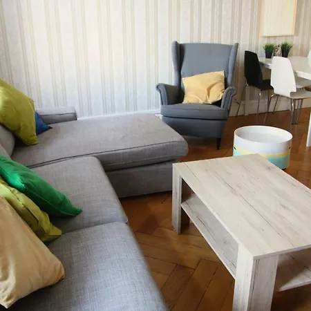 شقة Spacious Light In The Heart Of *